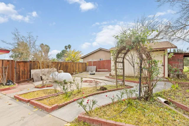 $445,000 | 17214 Crescent Drive, Madera, CA 93638