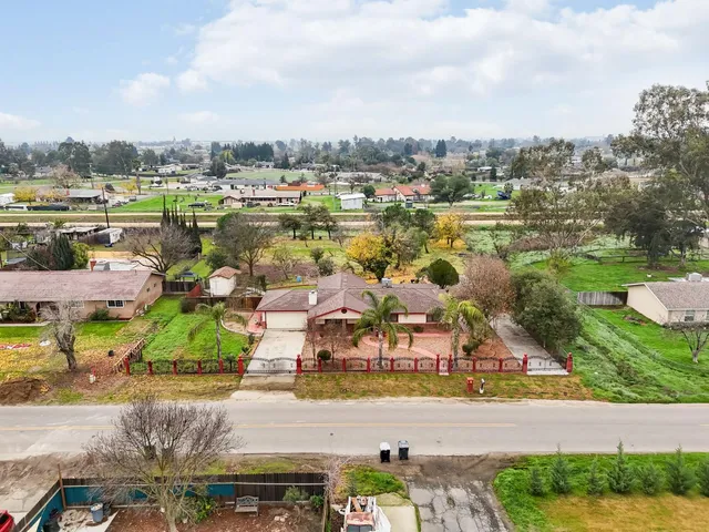 $445,000 | 17214 Crescent Drive, Madera, CA 93638