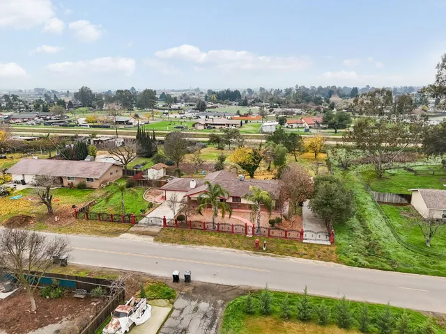 $445,000 | 17214 Crescent Drive, Madera, CA 93638