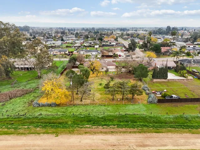 $445,000 | 17214 Crescent Drive, Madera, CA 93638