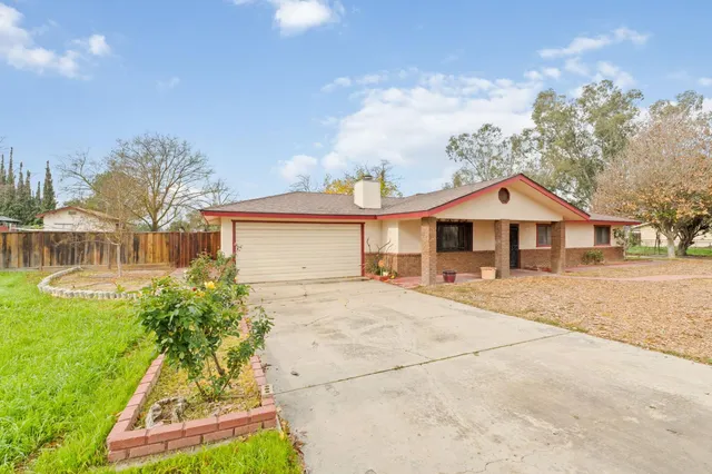 $445,000 | 17214 Crescent Drive, Madera, CA 93638