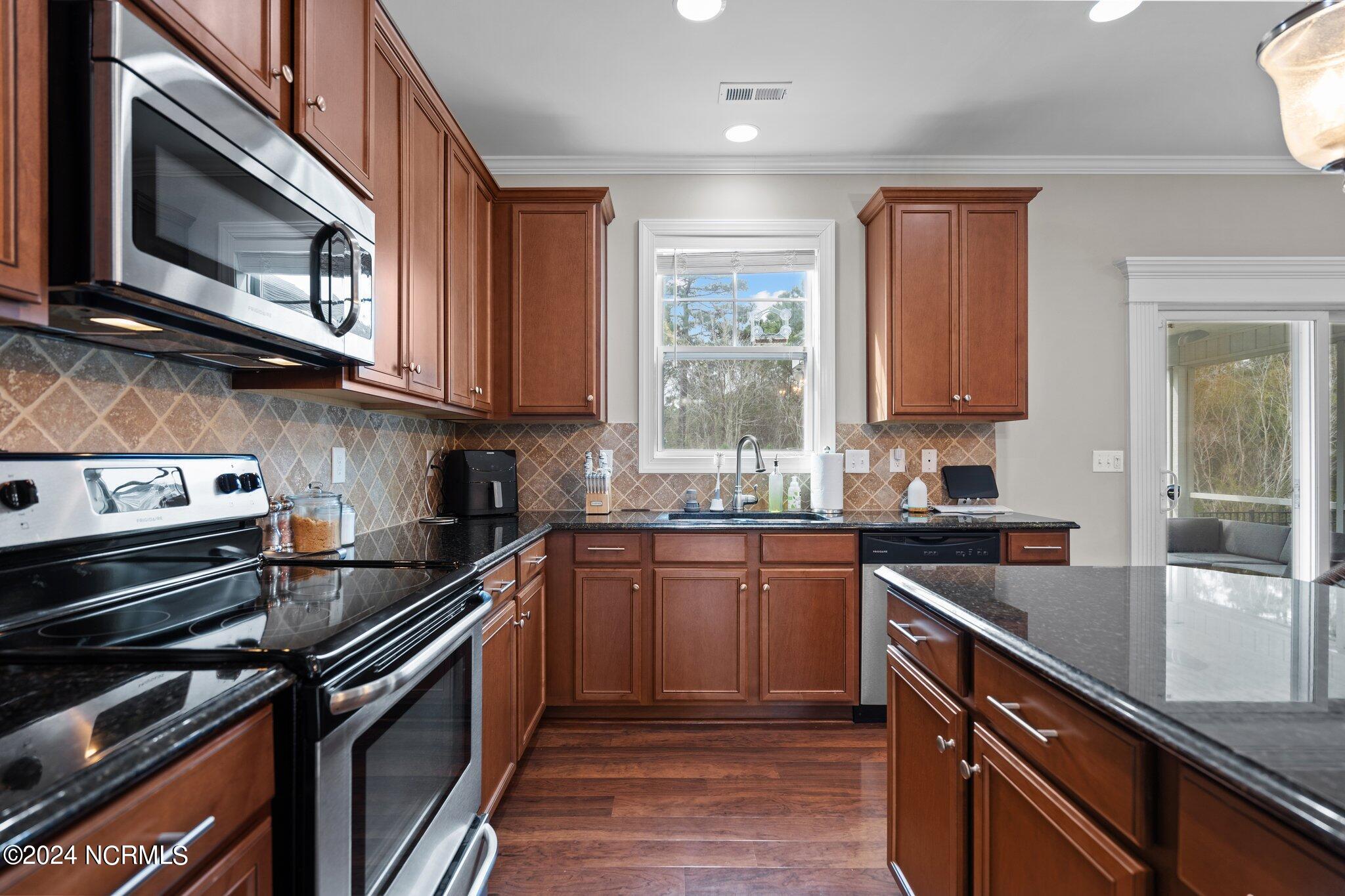 1508 Sapphire Ridge Road Wilmington, NC 28409 - Photo 8 of 72 37-web-or-mls-DSC01989