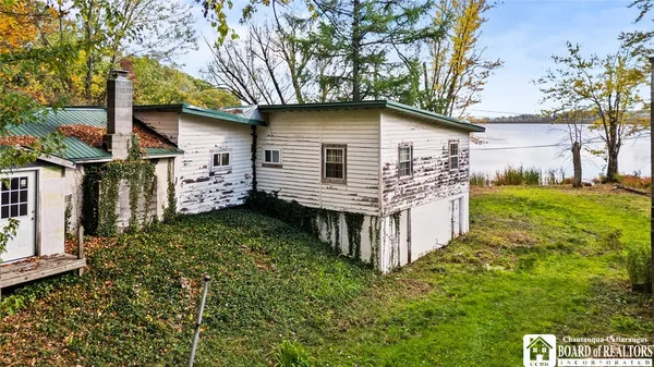 $349,900 | 8131 Bear Lake Road, Pomfret, NY 14784