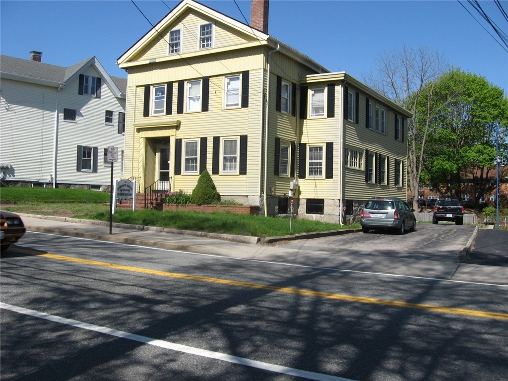 110 High Street Westerly, RI 02891 - Photo 3 of 21 Gallery Image 3