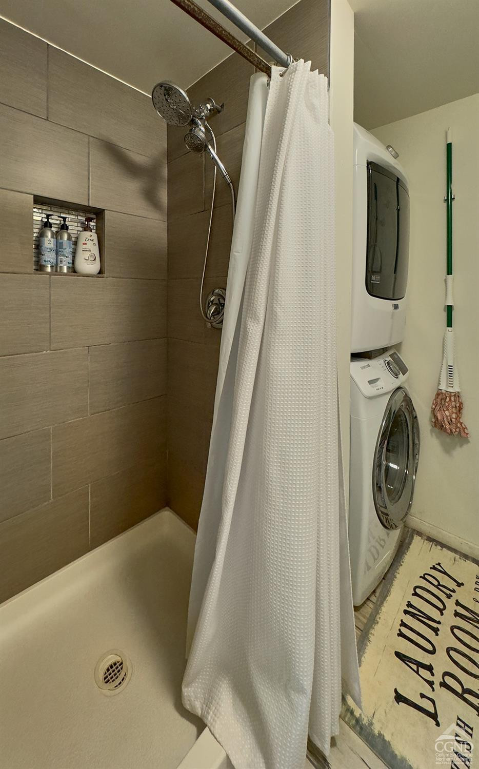 7 Pheasant Road Craryville, NY 12521 - Photo 25 of 26 a bathroom with a sink and a washing machine