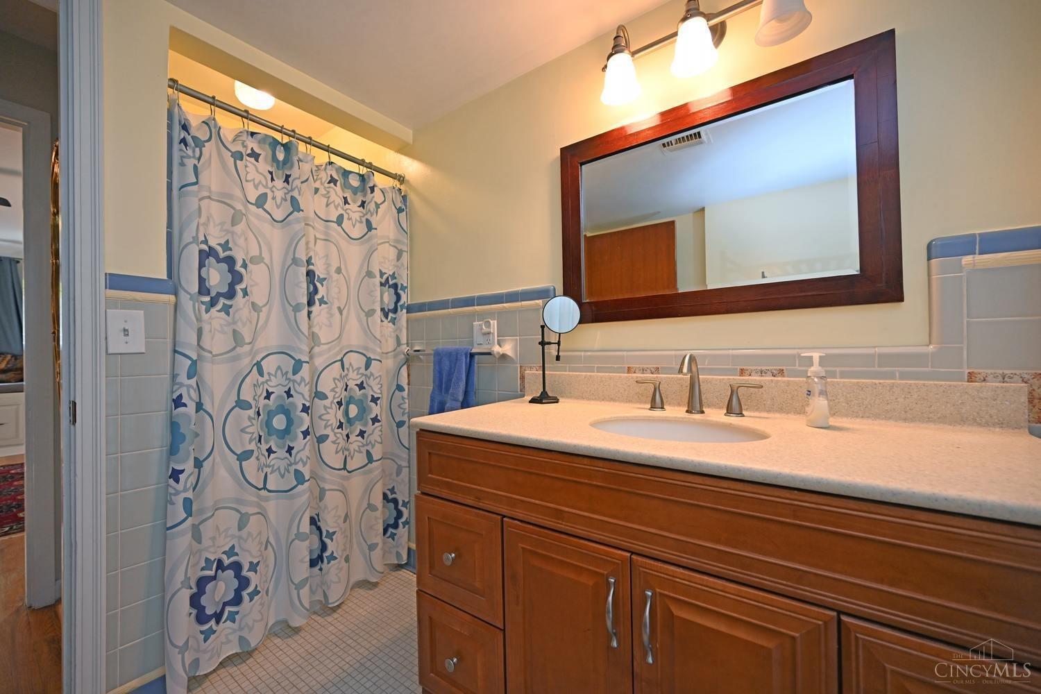 6221 Robison Road Cincinnati, OH 45213 - Photo 17 of 33 Gallery Image 17