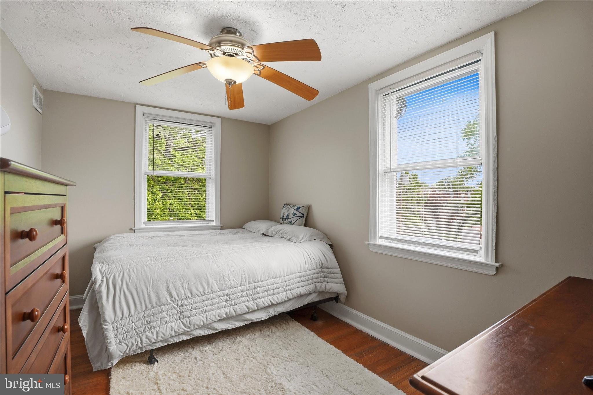 701 Rively Avenue Glenolden, PA 19036 - Photo 17 of 31 Bedroom 2