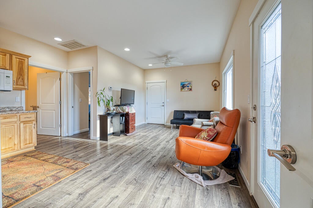 11264 Kestrel Road Klamath Falls, OR 97601 - Photo 22 of 34 In law Suite Bonus Space