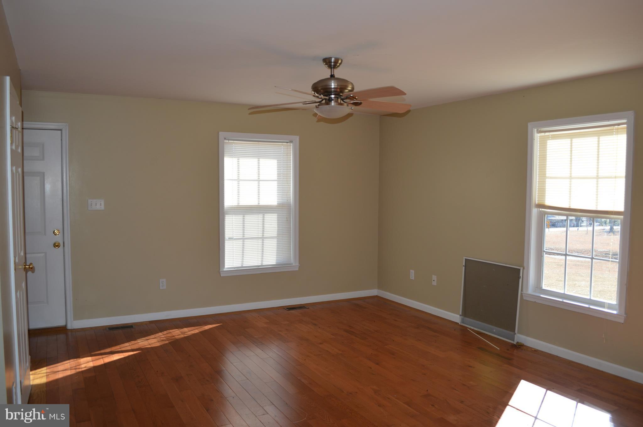 24174 Cedar Ridge Road Rapidan, VA 22733 - Photo 3 of 14 Living Room