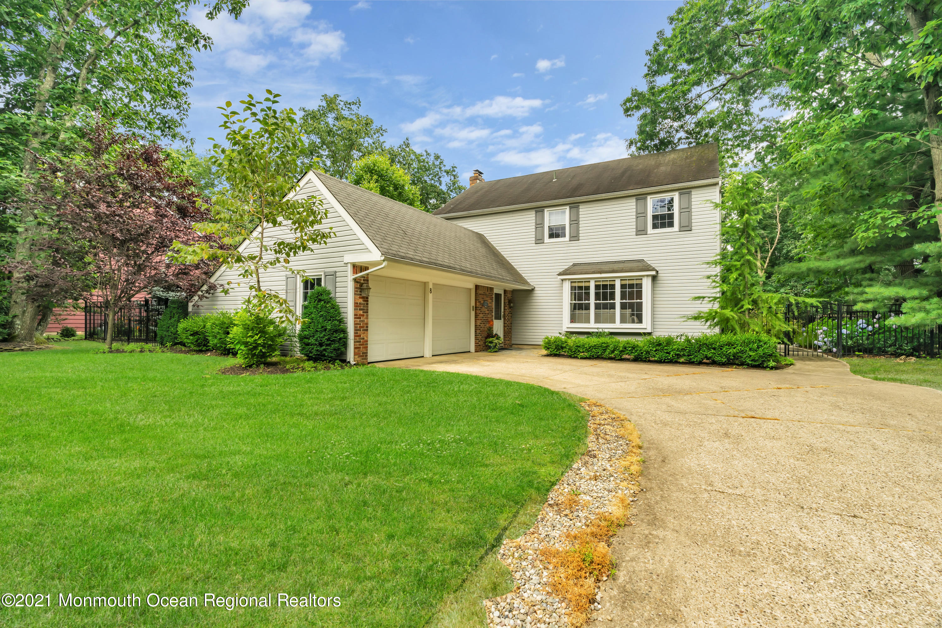 8 Partree Road Jackson, NJ 08527 - Photo 5 of 35 a view of a house with backyard and garden