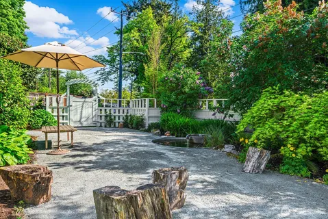 $1,725,000 | 7541 Seward Park Avenue South, Seattle, WA 98118