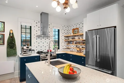 $1,725,000 | 7541 Seward Park Avenue South, Seattle, WA 98118