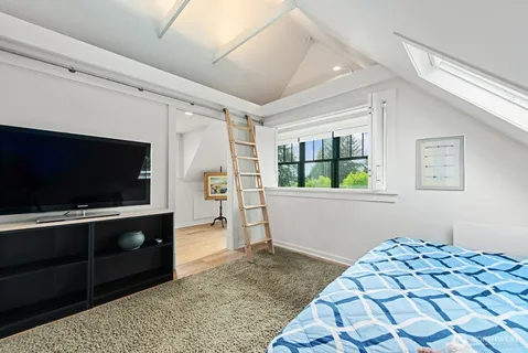 $1,725,000 | 7541 Seward Park Avenue South, Seattle, WA 98118