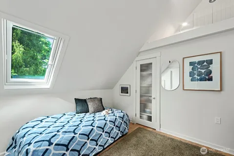 $1,725,000 | 7541 Seward Park Avenue South, Seattle, WA 98118