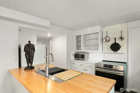 $1,725,000 | 7541 Seward Park Avenue South, Seattle, WA 98118