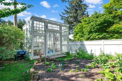 $1,725,000 | 7541 Seward Park Avenue South, Seattle, WA 98118