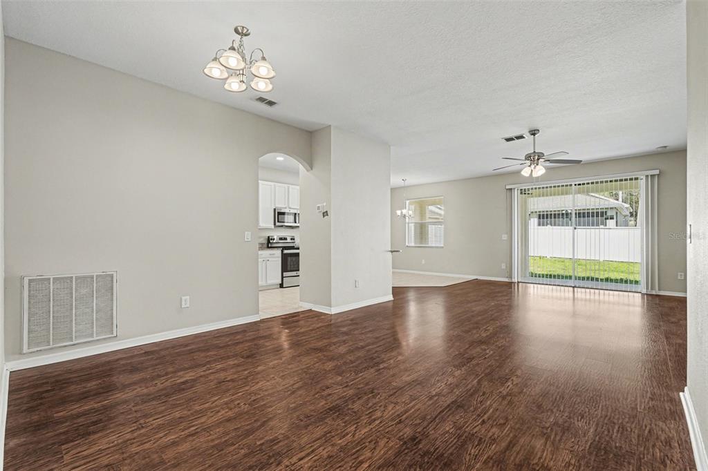 408 Thicket Crest Road Seffner, FL 33584 - Photo 3 of 30