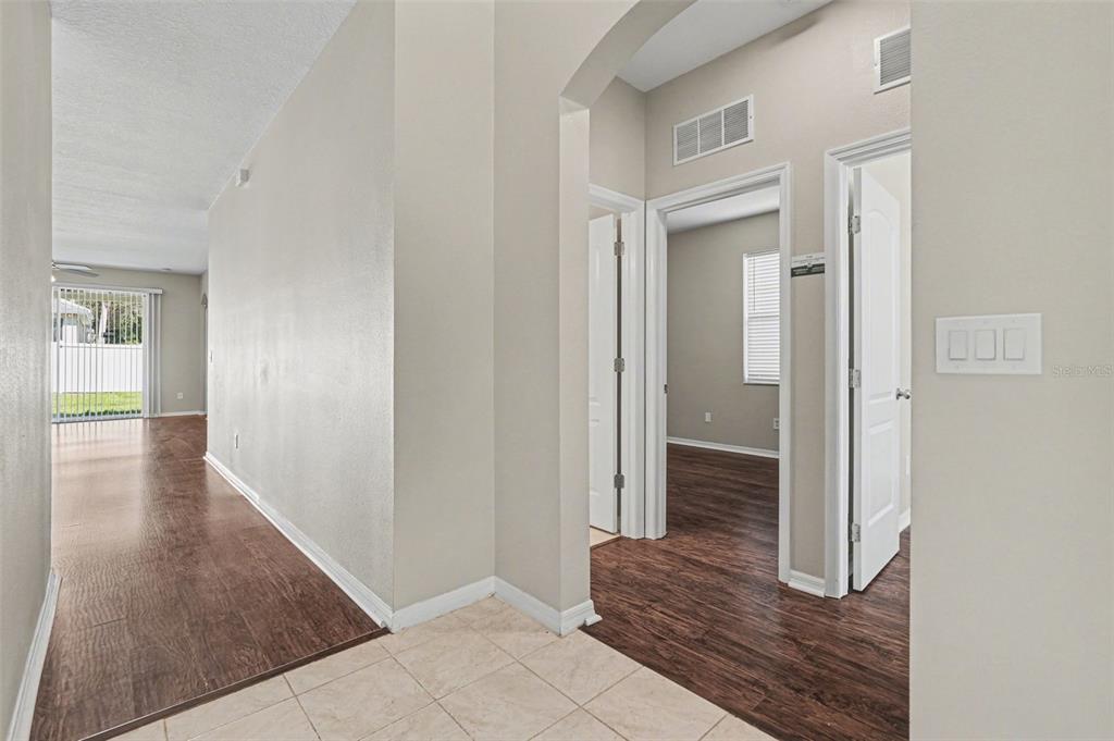 408 Thicket Crest Road Seffner, FL 33584 - Photo 5 of 30