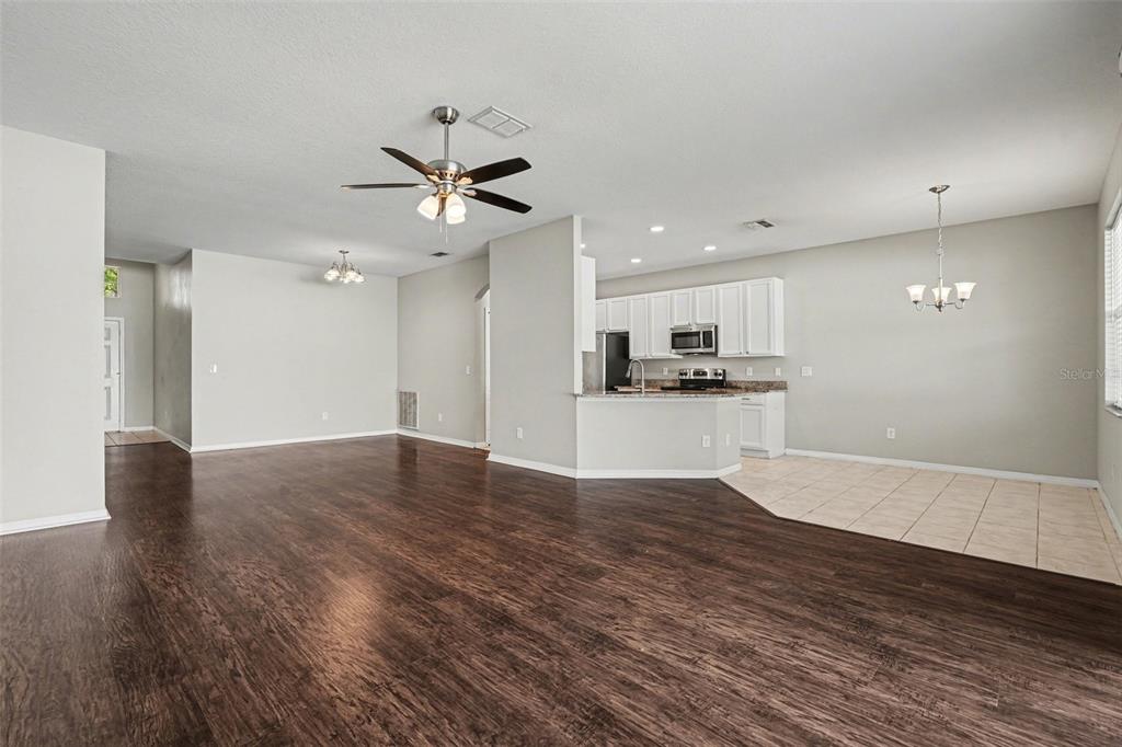 408 Thicket Crest Road Seffner, FL 33584 - Photo 8 of 30