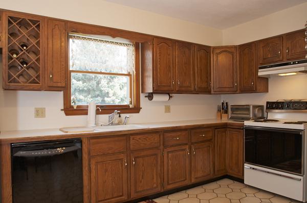 7 High Rock Road Stoneham, MA 02180 - Photo 5 of 24 Gallery Image 5