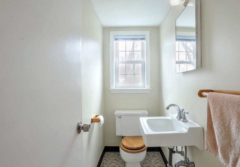 27 Clough Road, Unit 27 Dedham, MA 02026 - Photo 8 of 17
