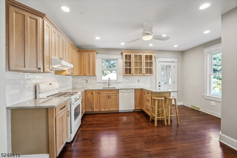 25 King Street, Unit 2 Morristown, NJ 07960 - Photo 8 of 32