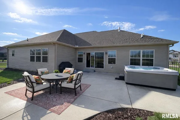 $539,900 | 6303 Crosswynd Court, Edwards, IL 61528