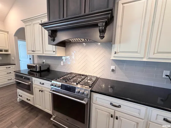 $539,900 | 6303 Crosswynd Court, Edwards, IL 61528