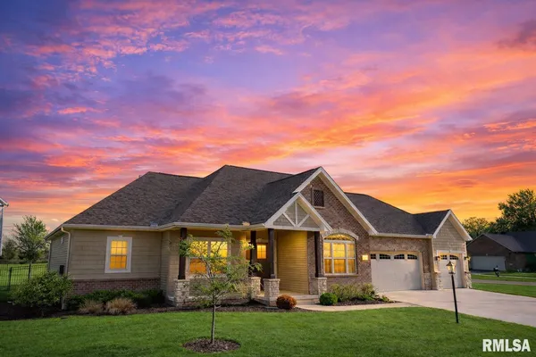 $539,900 | 6303 Crosswynd Court, Edwards, IL 61528