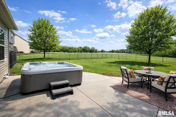 $539,900 | 6303 Crosswynd Court, Edwards, IL 61528