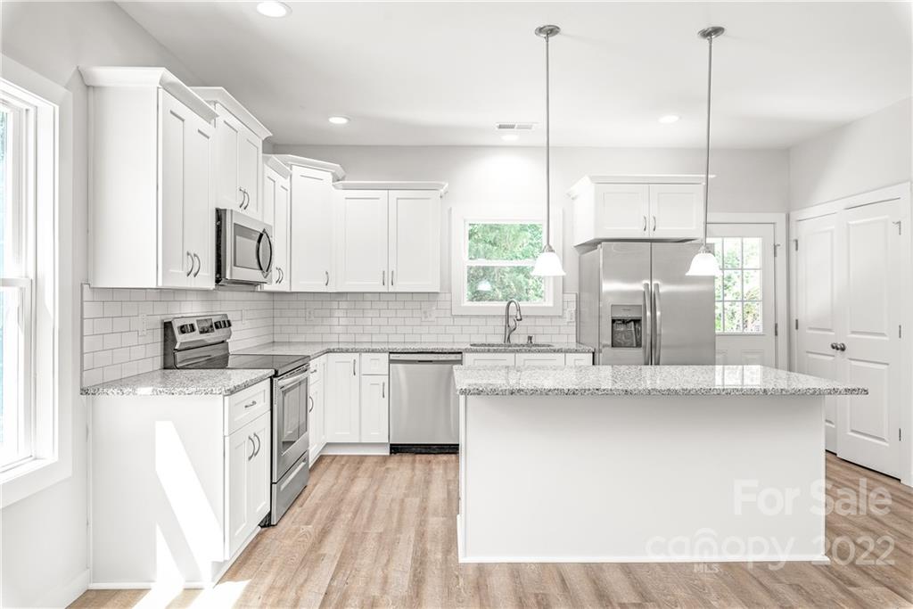 8613 Reedy Creek Road Charlotte, NC 28215 - Photo 8 of 21 Gallery Image 8