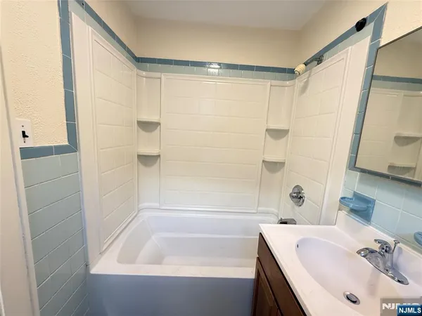 $1,650 | 102 Union Street, Unit 1B, Newark, NJ 07105