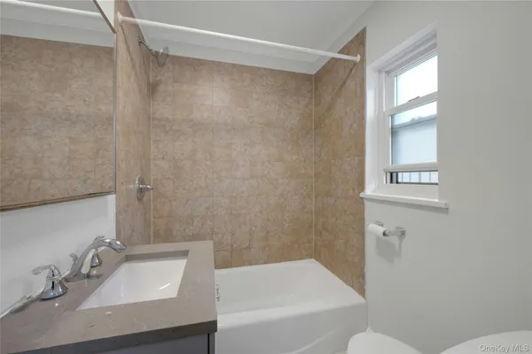 $3,000 | 64 Kensington Road, Unit 1A, Bronxville, NY 10708