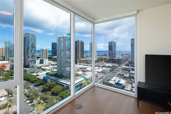 $1,280,000 | 888 Kapiolani Boulevard, Unit 2703, Honolulu, HI 96813