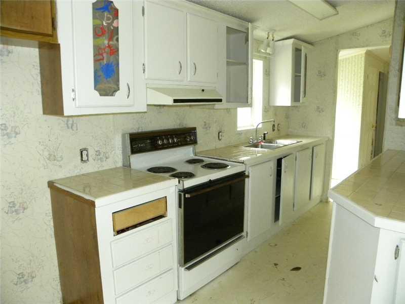 302 Berry Mahoney Road Hartford, ME 04220 - Photo 5 of 10 Kitchen.