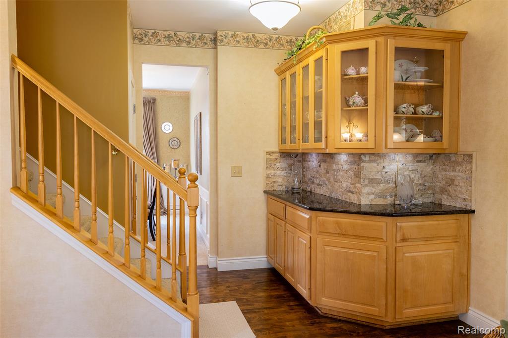 1408 Tulberry Circle Rochester, MI 48306 - Photo 9 of 40 Gallery Image 9
