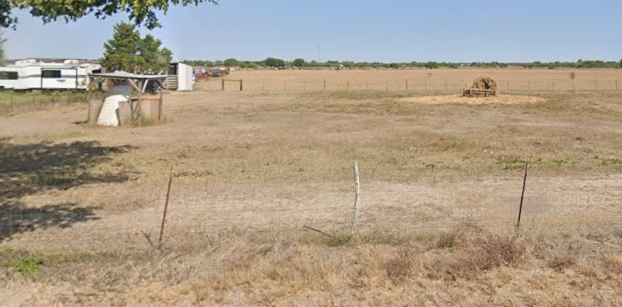 37070 Bell Road Hempstead, TX 77445 - Photo 3 of 5