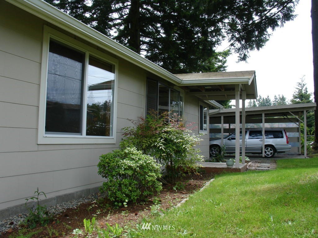 6603 Tyee Road Everett, WA 98203 - Photo 4 of 10