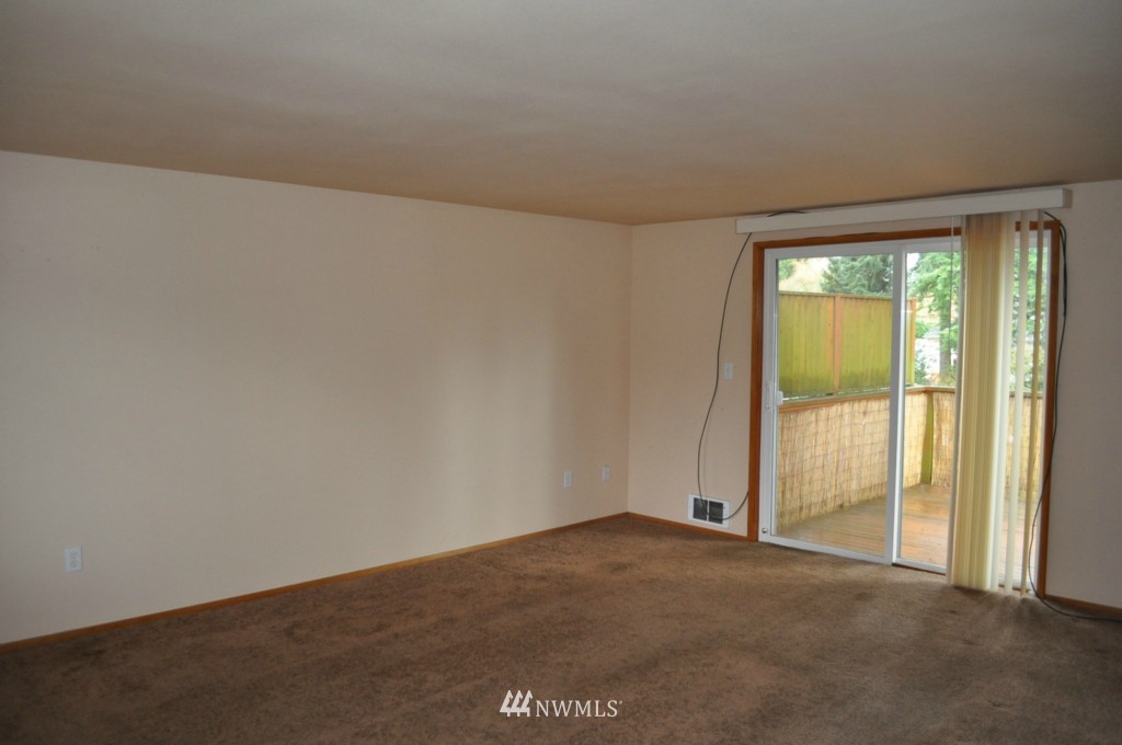 6603 Tyee Road Everett, WA 98203 - Photo 9 of 10