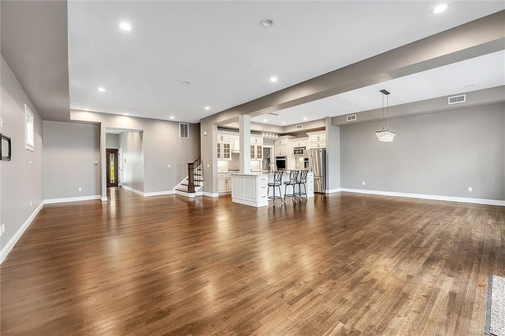 5529 Raleigh Street Pittsburgh, PA 15217 - Photo 3 of 25