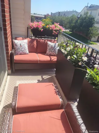 $270,000 | 1588 Devon Lane, Unit 1, Troy, MI 48084