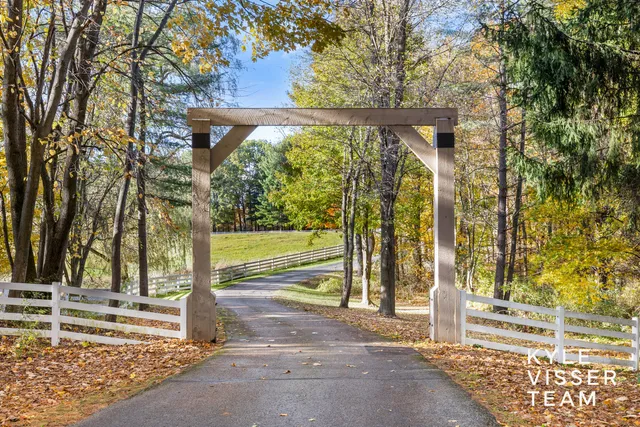 $1,350,000 | 10479 Braska Avenue Southeast, Middleville, MI 49333