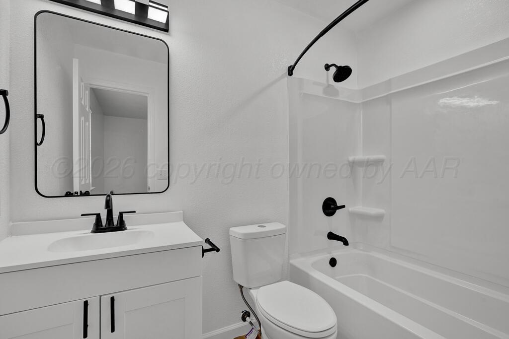 8113 Marni Trail Amarillo, TX 79110 - Photo 12 of 28 master bathroom