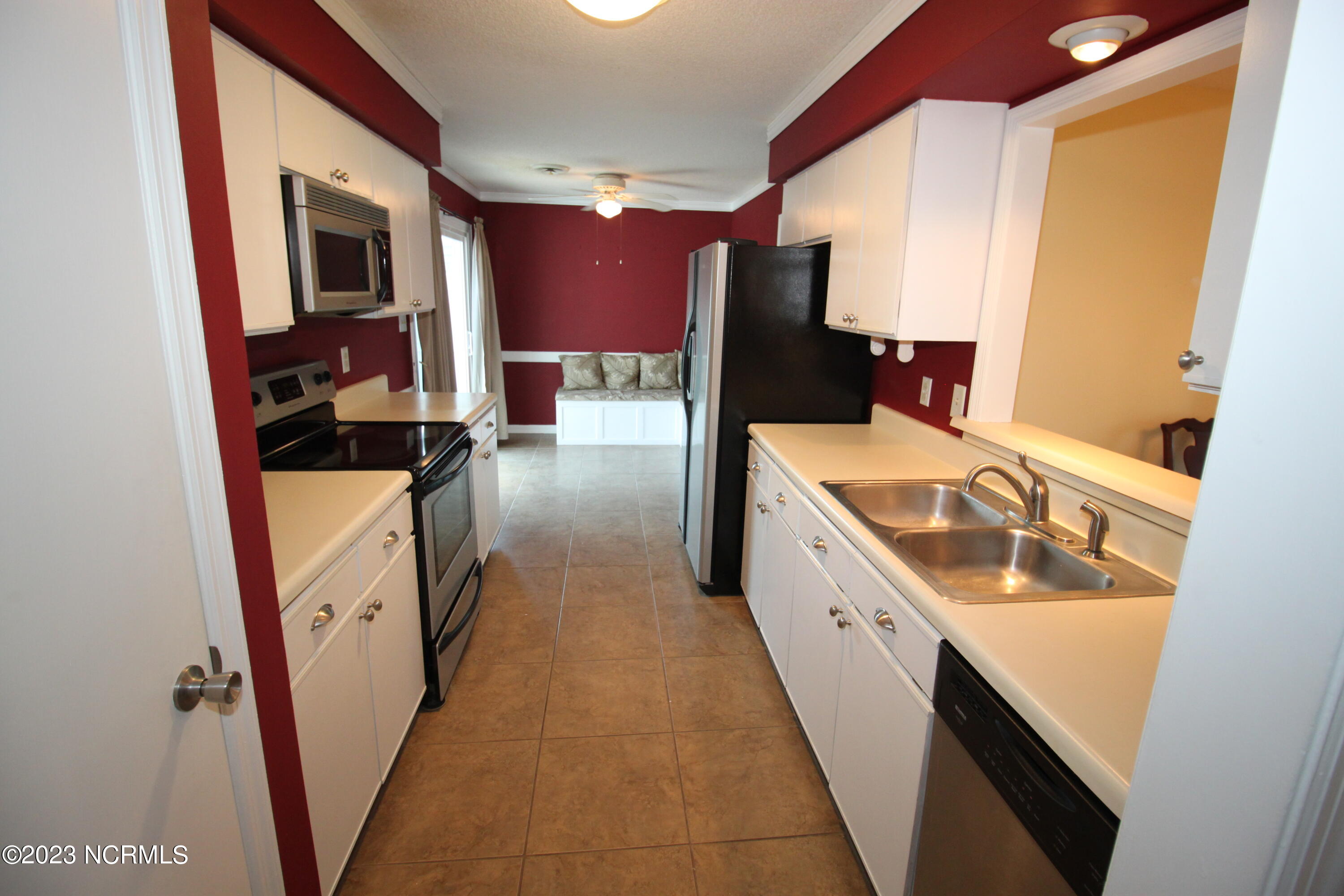 602 North Gate Road Morehead City, NC 28557 - Photo 5 of 23 IMG_3284