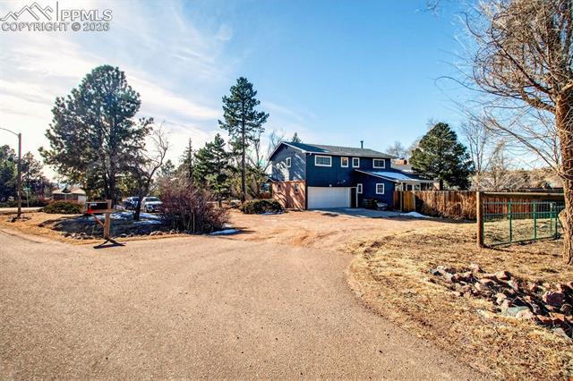 5226 Rocking R Drive Colorado Springs, CO 80915 - Photo 5 of 46 Gallery Image 5