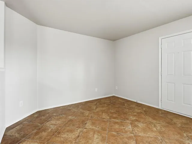 $325,000 | 1441 Erin Court, Burleson, TX 76028