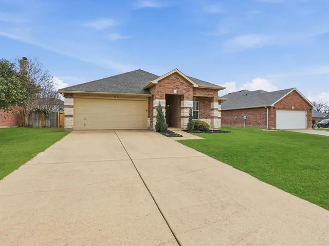 $325,000 | 1441 Erin Court, Burleson, TX 76028