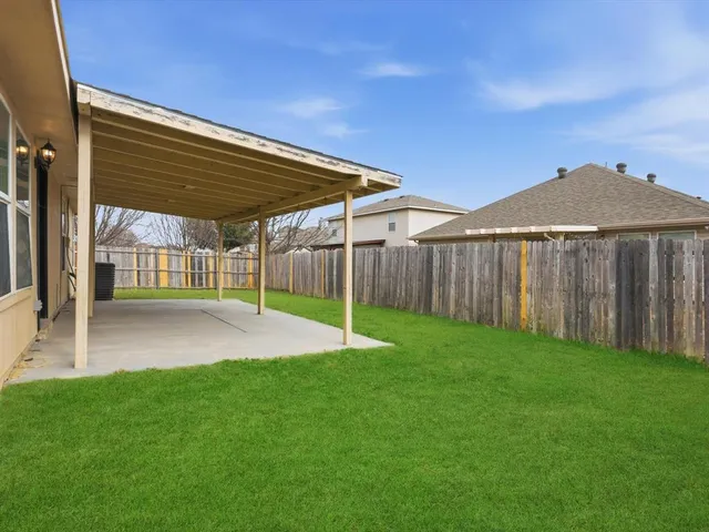 $325,000 | 1441 Erin Court, Burleson, TX 76028