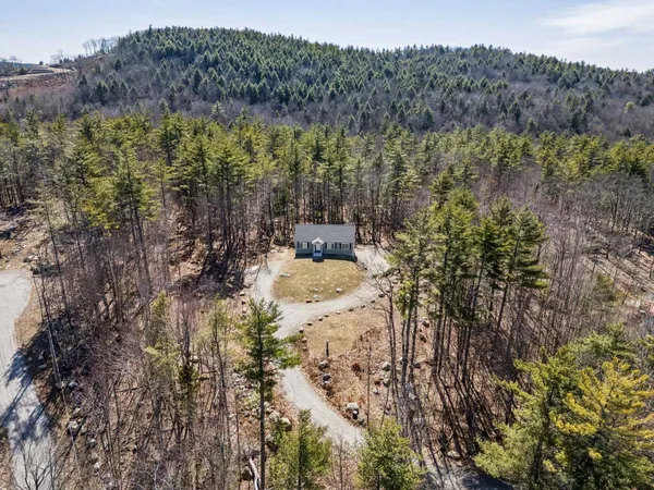 $695,000 | 21 Caldwell Lane, Sunapee, NH 03782