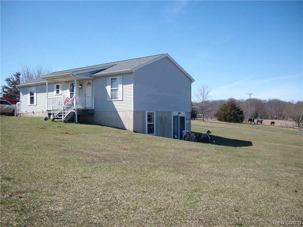 5796 Milett Road Fowlerville, MI 48836 - Photo 7 of 61 SANY2506.JPG